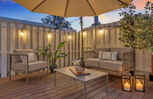 Stunning 2 Story Villa with Pool - Photo 15