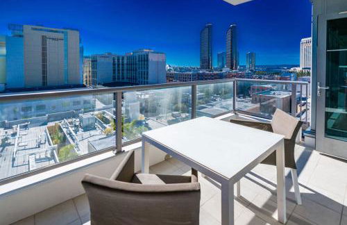 Skyline Escape in the Heart of Downtown - Foto 4