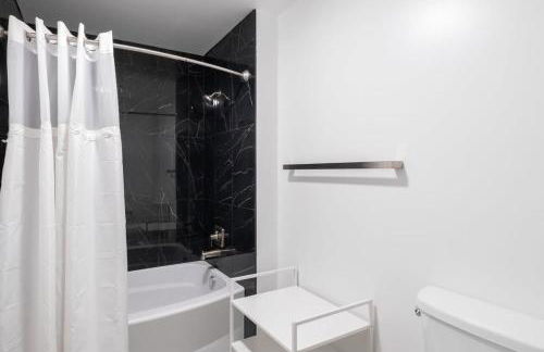 4B 2BA Luxury Central Apartment with Gym - Foto 26