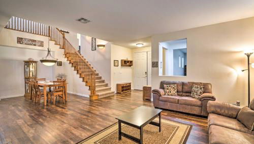 Spacious North Las Vegas Home with Yard - Foto 3