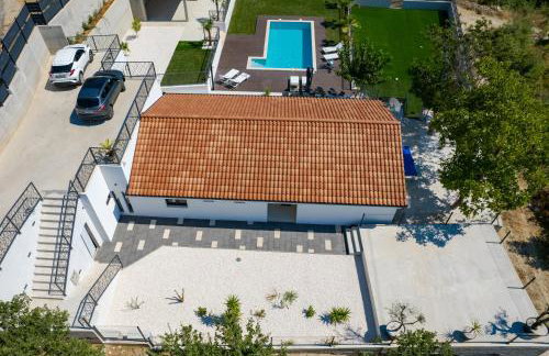 Villa Florinda with Pool and Prime Location near Split - Photo 27