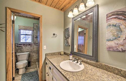 Lakeside Haven with Sandy Beach, Sleeps 12, 3 Bath - Foto 28