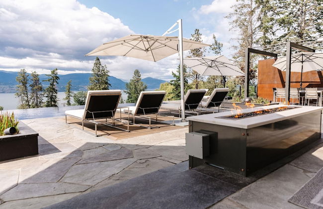 Lakeview Luxury Home in Vineyard w Infinity Pool hot tub - Photo 19