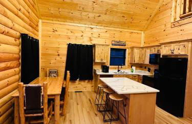 Bourbon Retreat With Hot Tub-8 - Foto 27