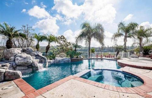 Luxury Hill Villa with Spectacular View - Foto 52