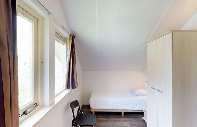 Spacious House in Netherlands for 8 Guests - Photo 3