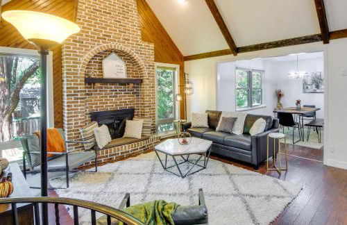 Overland Park Home with Fenced-In Yard and Gas Grill! - Foto 1