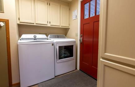 Cozy Waterfront Cottage with Hot Tub in Lakeside, Oregon - Foto 15