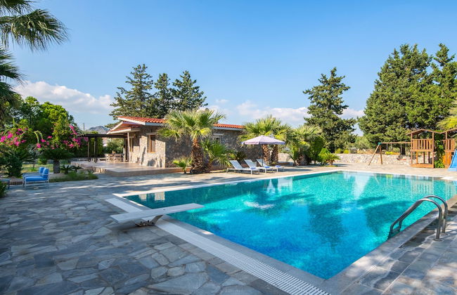 Madia Villa - Photo 12