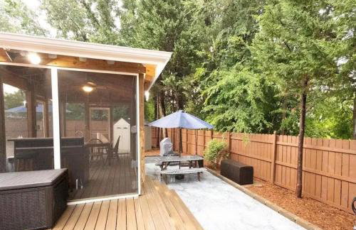 Tropical Oasis with Tiki Bar, Firepit, Seasonal Pool - Foto 37