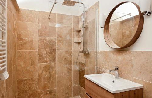 Superbe villa de 5 suites, climatisation, piscine, tennis, hauteurs de St Paul - Foto 47