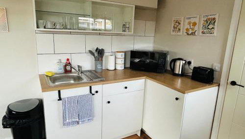 Modern cosy studio near Luton airport, free parking - Foto 4