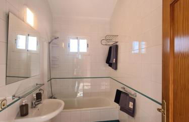 Velo Villa w/ A/C, free Wi-Fi & Pool near Benidorm - Foto 11