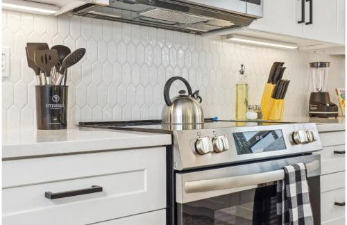 Skyline Retreat 3BR-3BA w Stunning Views Near DT - Foto 16