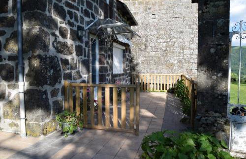 Gîte 4 personnes dans le Cantal Animaux bienvenus - Foto 10