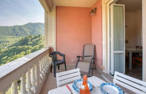 2 Bedroom Awesome Apartment In Terrile - Foto 4