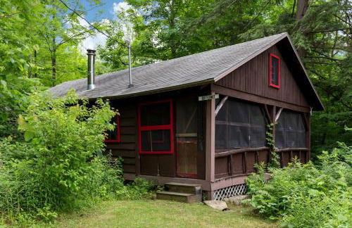 Charming Five-Person Cabin Rental in Connecticut River Valley of New Hampshire - Foto 1