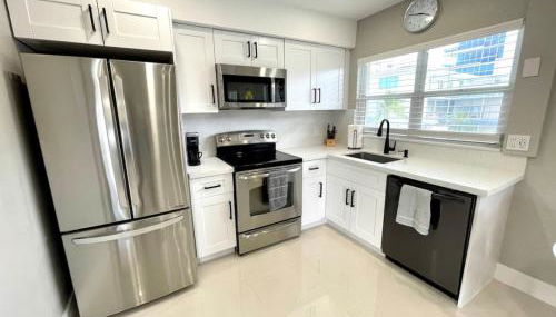 Renovated Intercoastal 2Bdrm 1 bath condo Walk to Beach - Foto 4, stove, dishwasher