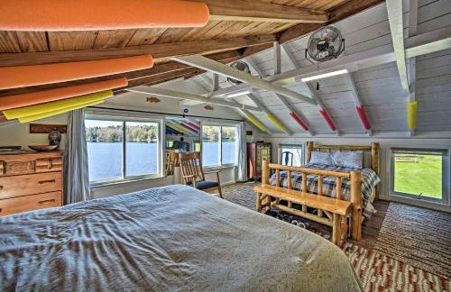 BBQ Ready Lakeside Milford Home with Paddleboat - Foto 19