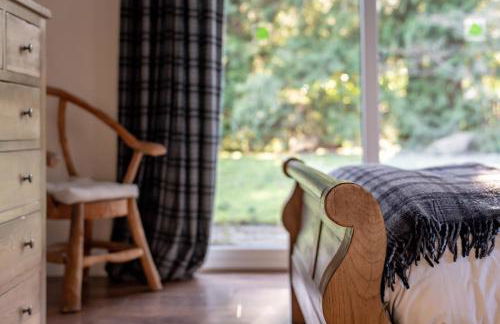 Scenic Oaklodge with wood burner - Photo 39