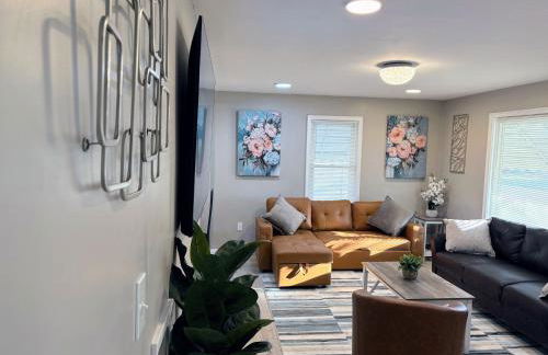 Your Cozy Home Away From Home king bed, parking - Foto 14