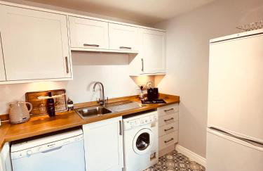 Kilmartin Court Apartments - No3 By The Sea & No2 With A View - free parking - Foto 39