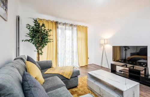 Lovely House in Dagenham / Barking with free parking, WiFi & Garden - Foto 12