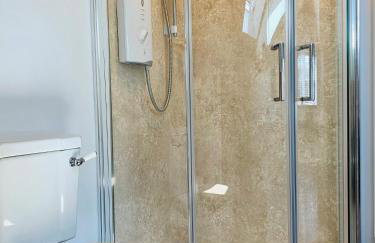 The Boat House, Spacious Village Apartment - Foto 15