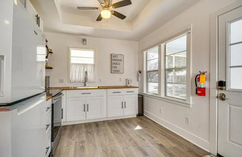 1 Mi to Gulf Coast! Couples Retreat in Long Beach - Foto 10