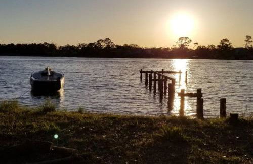 Studio with Private Beach on Bayou Grande - Photo 14
