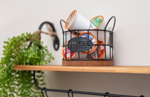 Beautiful 2 Bed 1 Bath home near College Hill - Photo 18