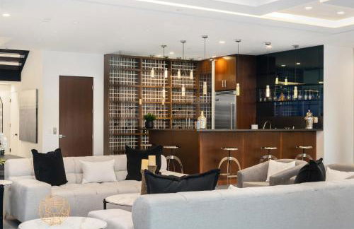 Ultra Luxury 5BR Beverly Hills Estate with Private Pool Spa and Canyon Views - Foto 26