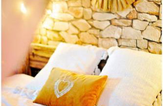 Duplex Safari jusqu'à 4 personnes, Spa XXL, day use, 5 min centre ville, cinéma, cascade et lit sous les arbres - Foto 37