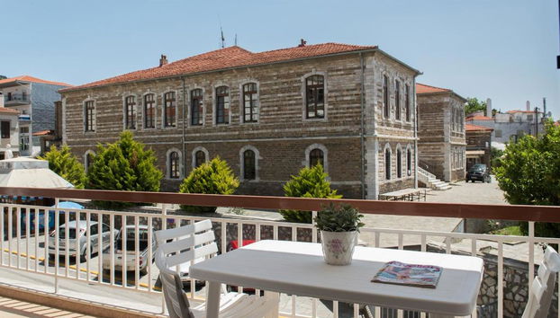 Michalis Apartments - Photo 2