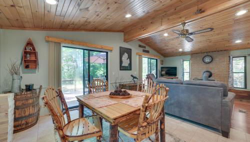 Rose City Cabin with Fire Pit and Lake Access - Foto 5