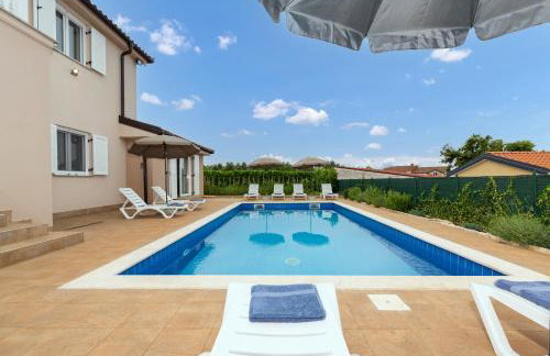 Villa Buroli with Pool, Sauna and Jacuzzi - Foto 14