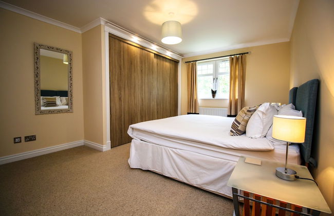 Turnberry Apartments - Photo 9