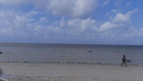 Casa de praia com piscina - Foto 1