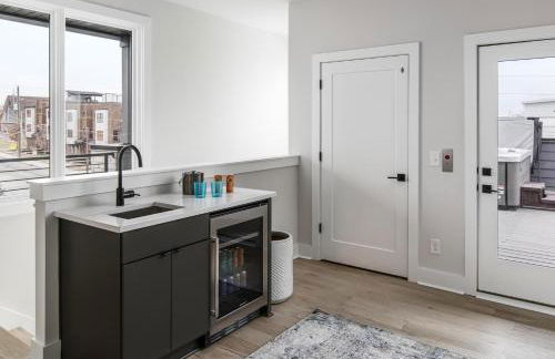 Urban Row - Rooftop Hottub - Heart of Gulch - Foto 25