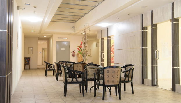 Coin salon dans le hall