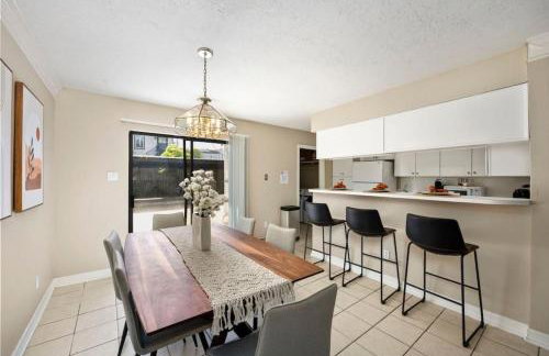 Modern Montrose Townhome Sleeps 10 Walk to Dining & Downtown - Foto 33