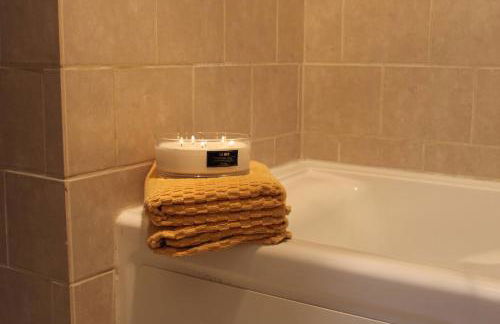 Charming Central Amarillo Retreat with a Jacuzzi - Photo 17