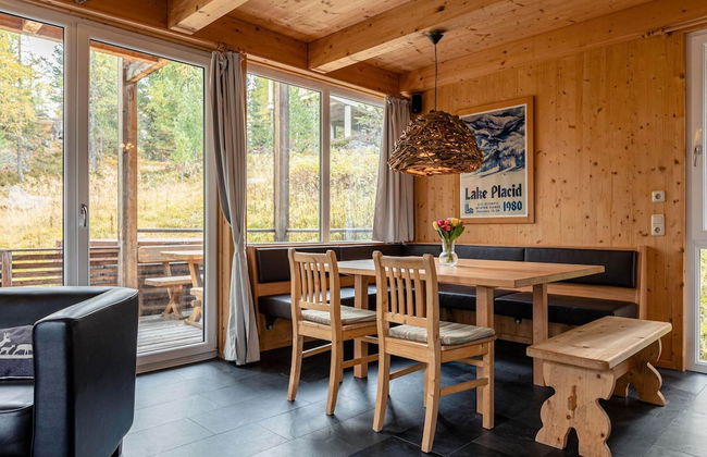 Lavish Chalet With Outdoor hot tub - Foto 25