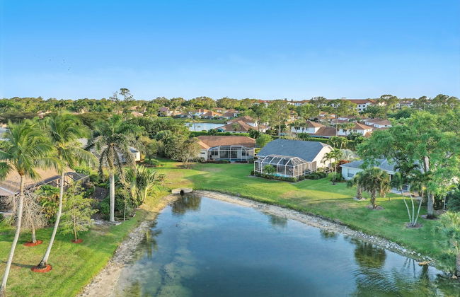 Private Pool, Pond Views, & Bonus Lounge in Gated Naples Community Drive to Dining & Sand - Foto 44