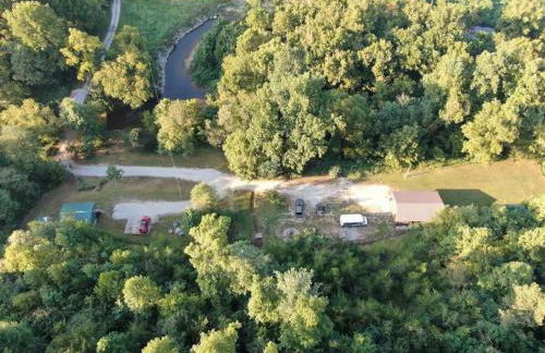 Covered Bridge Hideaway, swimming hole hot tub - Foto 14