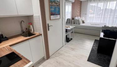 Suite jacuzzi 2 min de la mer - Foto 5