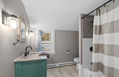 Kennebunk/Kennebunkport Beach House w/Pool! - Photo 40