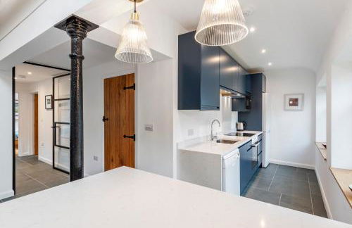 Mill Lodge, Middle Mill, Solva, Pembrokeshire - Photo 3