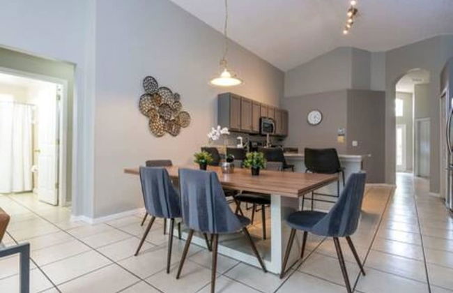 Amazing 5 BR w Game Room Minutes From Disney - Foto 22