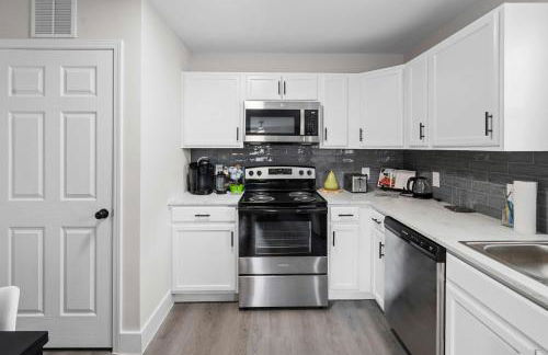 7 Min walk to Golden Belt - 4 Min Drive to Downtown - 7 to Duke - Photo 9